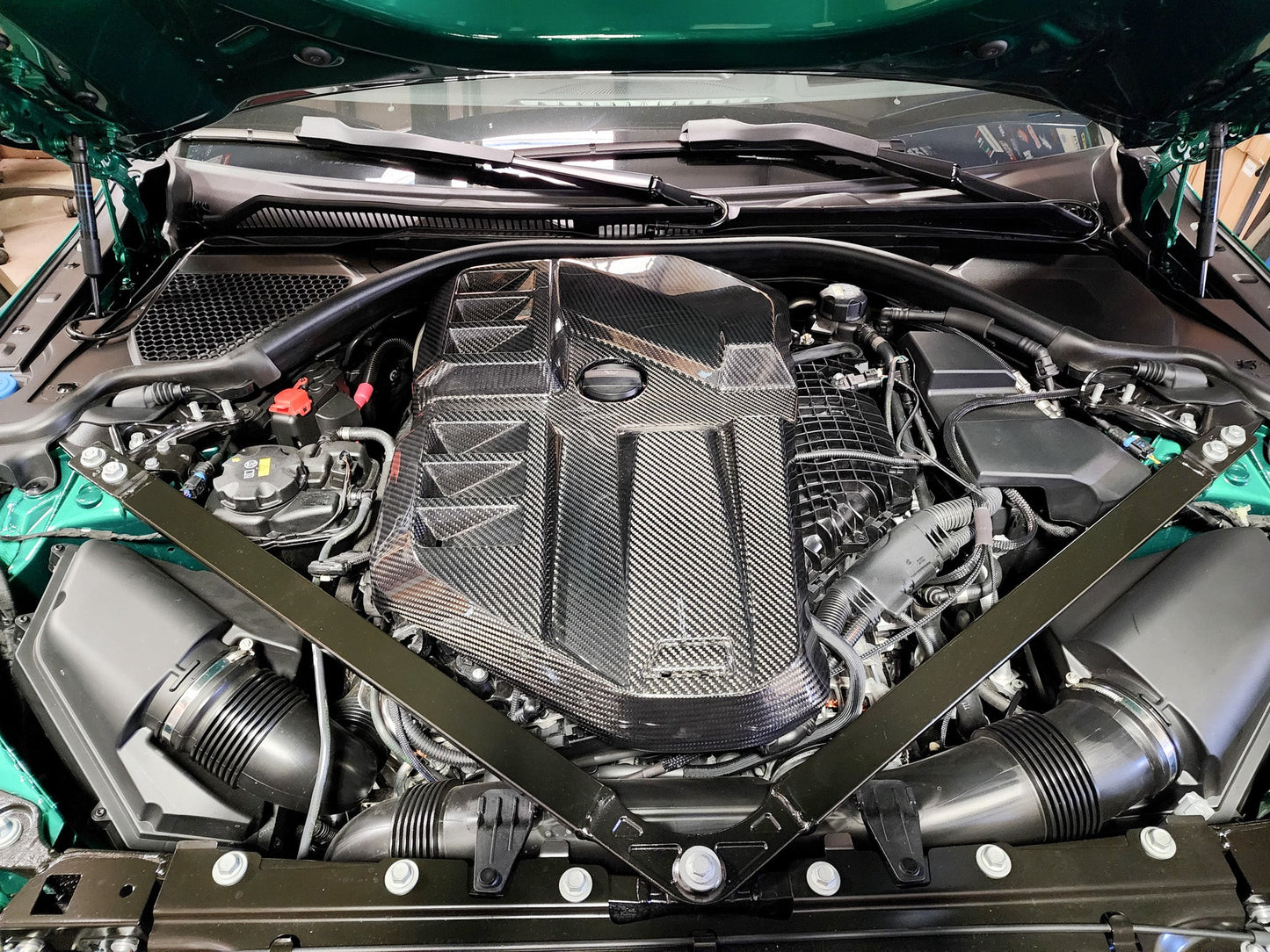 G80 CARBON FIBER ENGINE COVER